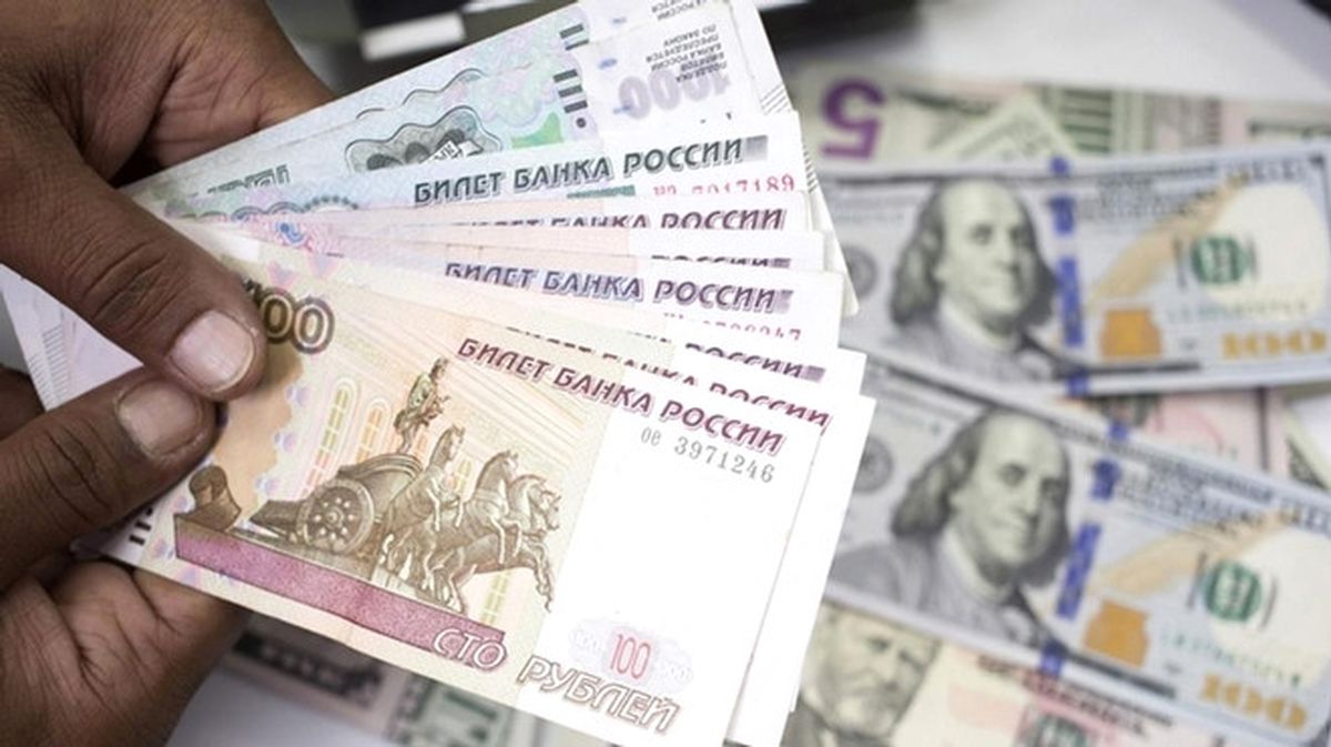 Rus Rublesi Düşüşte