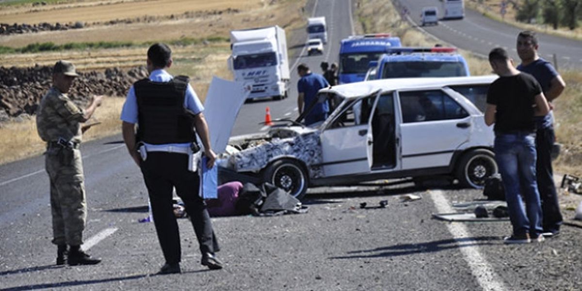 Şanlıurfa\'da Otomobil Devrildi: 1 Ölü, 1 Yaralı