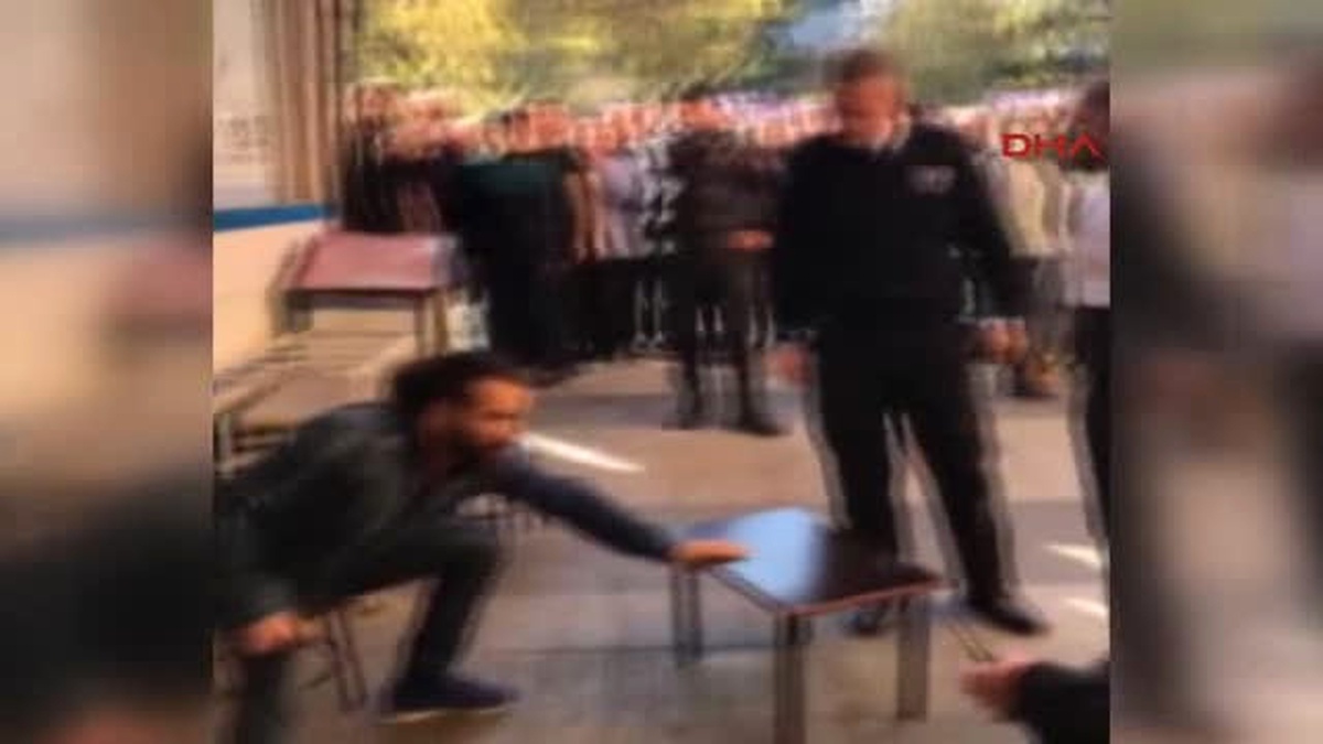 Trabzon?da Esnaf Zabıtalara ve Polis Bıçakla Direndi
