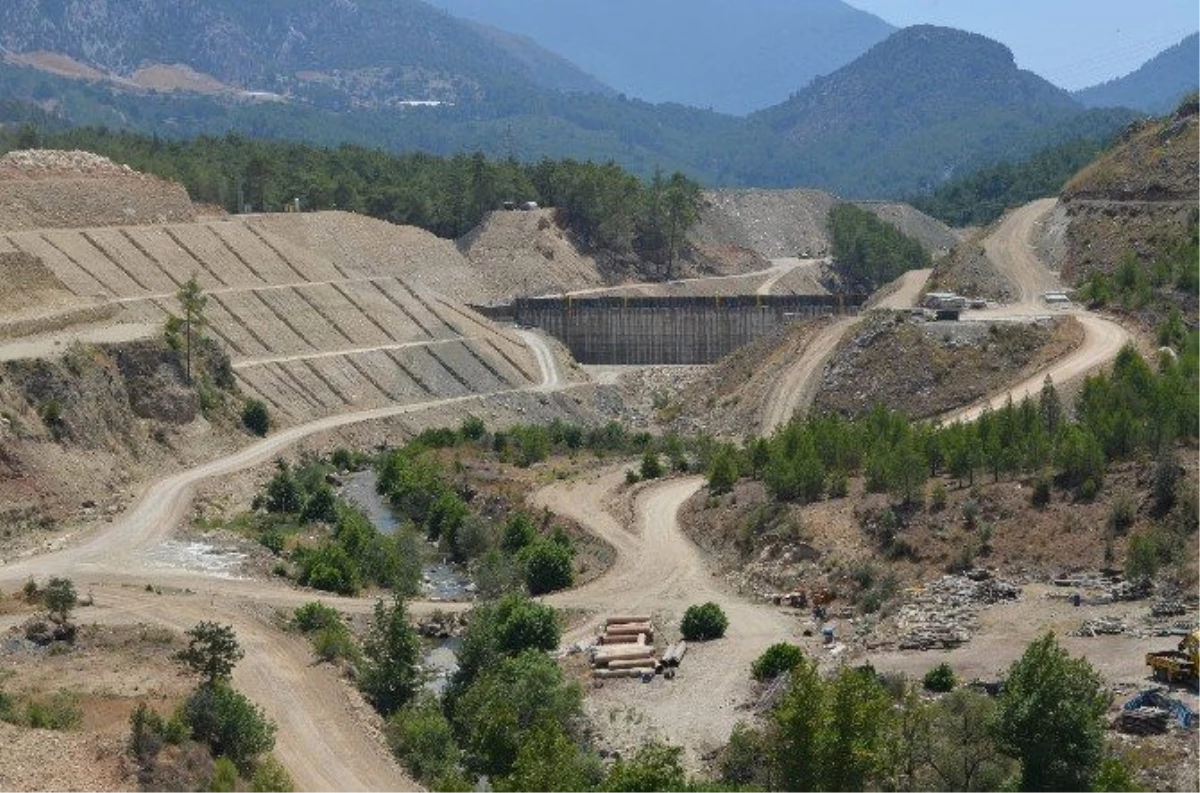Türkiye\'nin En Yüksek Kemer Barajında Çalışmalar Hızla İlerliyor