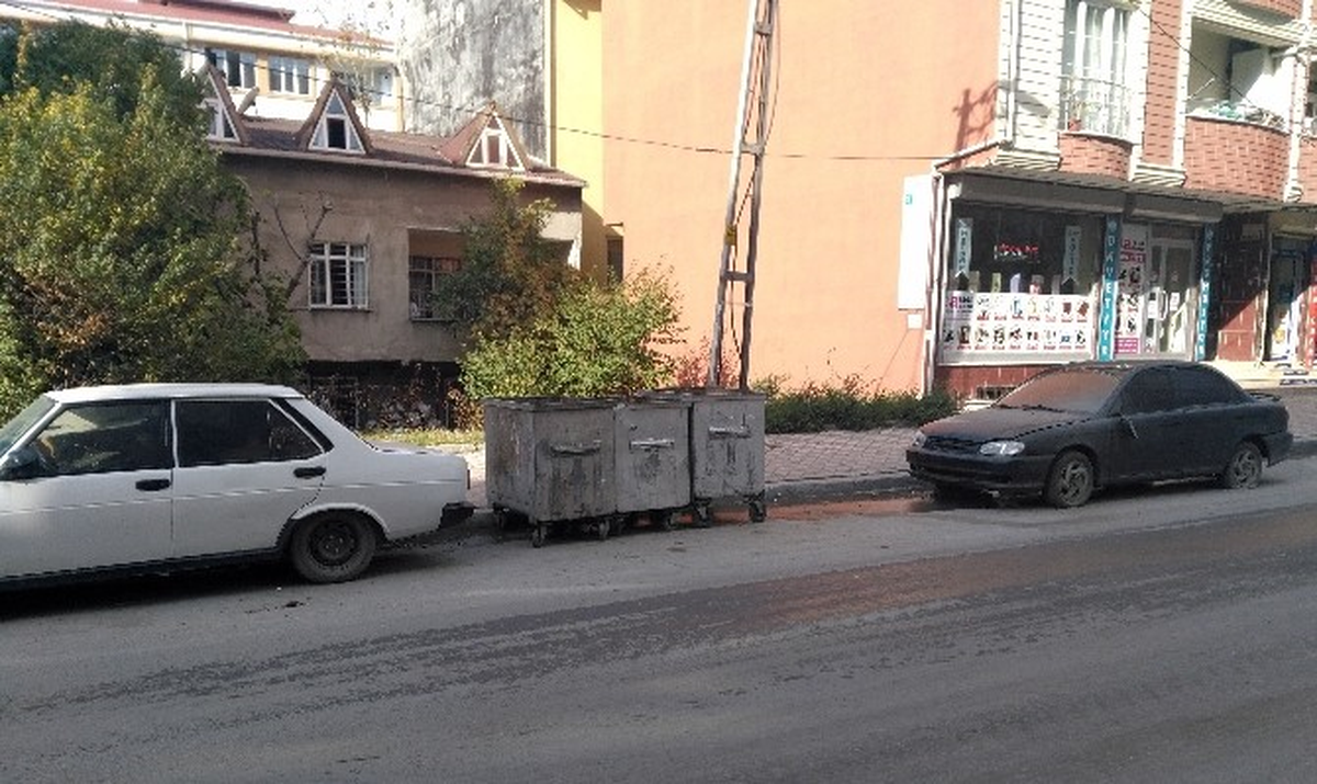 Vicdansız Anne Yeni Doğan Bebeğini Çöpe Attı