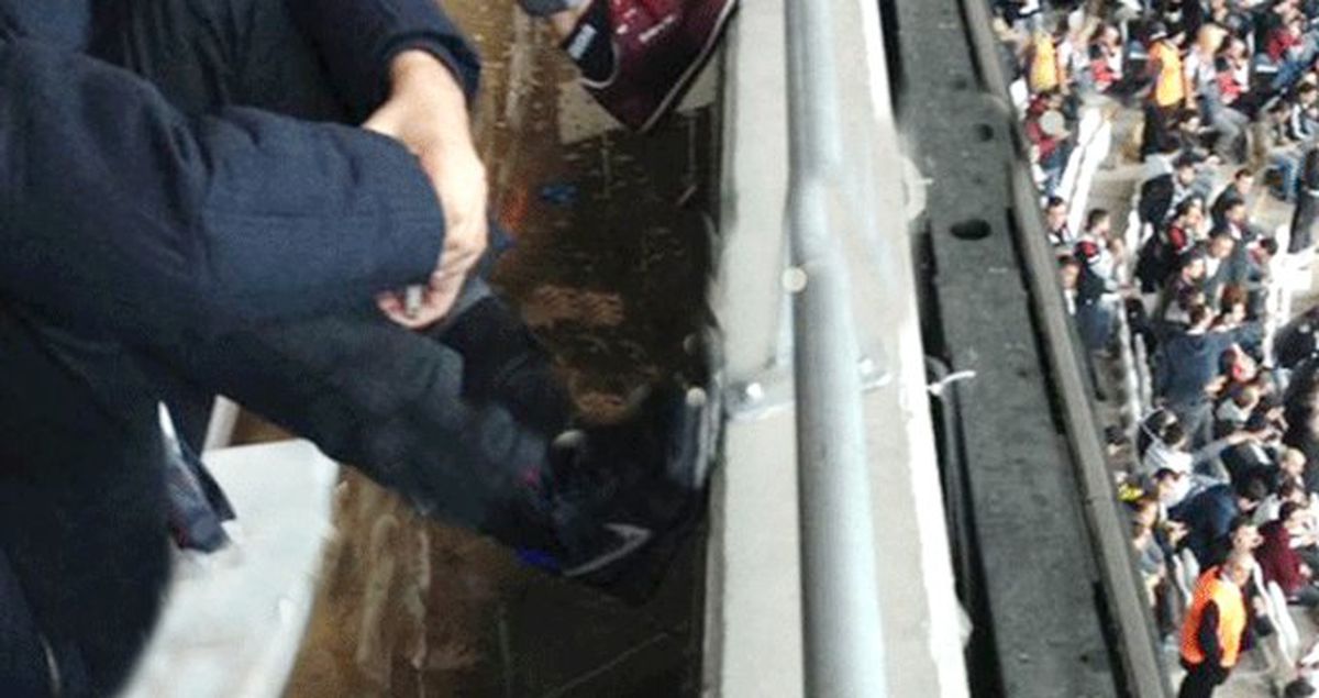Vodafone Arena'da Bazı Taraftarlar Yağmur Suyu Nedeniyle Mağdur Oldu