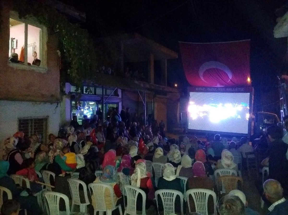 15 Temmuz Gecesini Anlatan \'Demokrasi Aracı\'