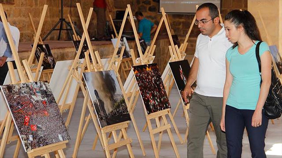 Aa Objektifinden Fetö\'nün Darbe Girişimi Fotoğraf Sergisi