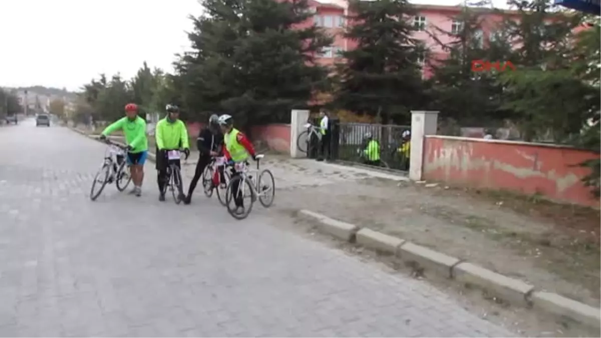 Afyonkarahisa 630 Kilometre Pedal Çevirip Ata\'nın Huzuruna Çıkacaklar