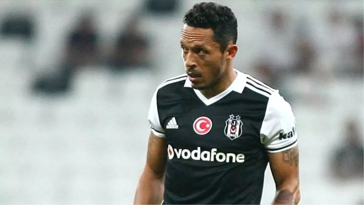 Beşiktaşlı Adriano Vergi Kaçırdığı Reddetti