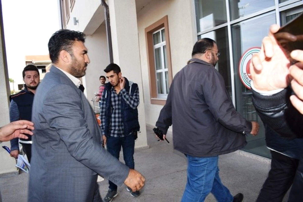 Biga\'da Fetö Operasyonu: 3 Kişi Tutuklandı