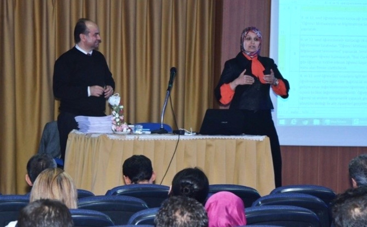 Bozüyük\'te Eğitim Masaya Yatırıldı