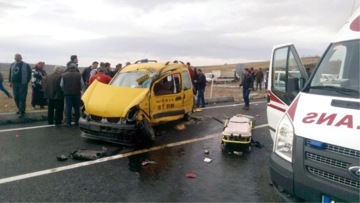 Çankırı\'da Trafik Kazası: 1 Ölü, 1 Yaralı