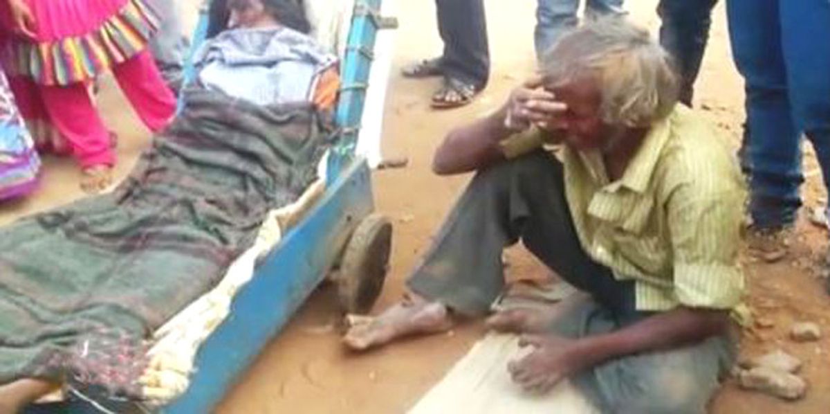 Cüzzamlı Adam Karısının Cesedini 56 Kilometre Taşıdı