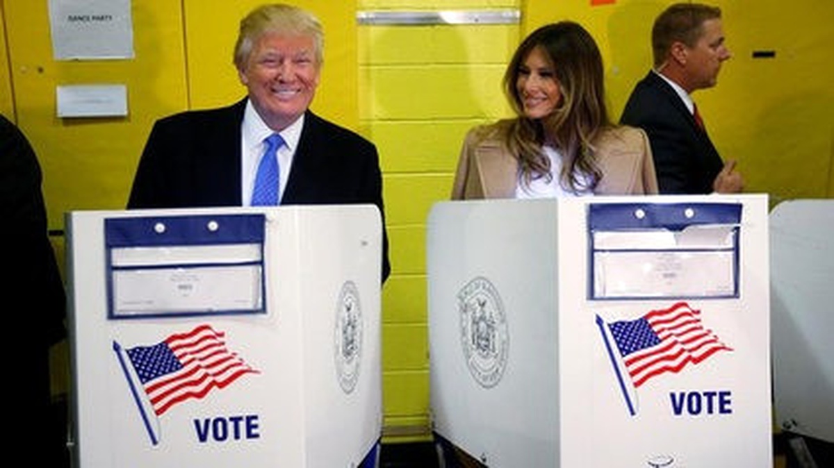 Donald Trump Eşinin Kime Oy Verdiğini Kontrol Etti