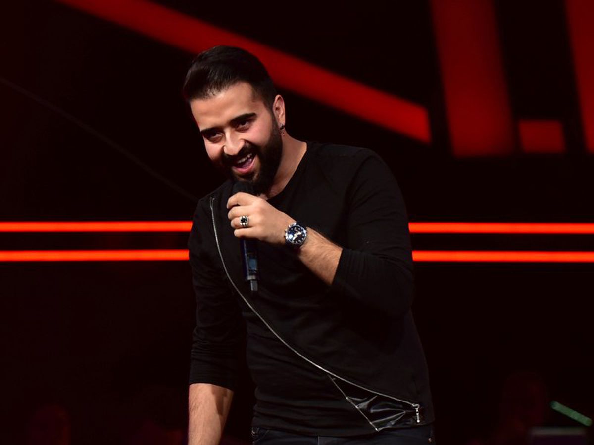 Gökhan\'ın İsteğini Kırmadı! Bir Şarkı Daha Söyledi...