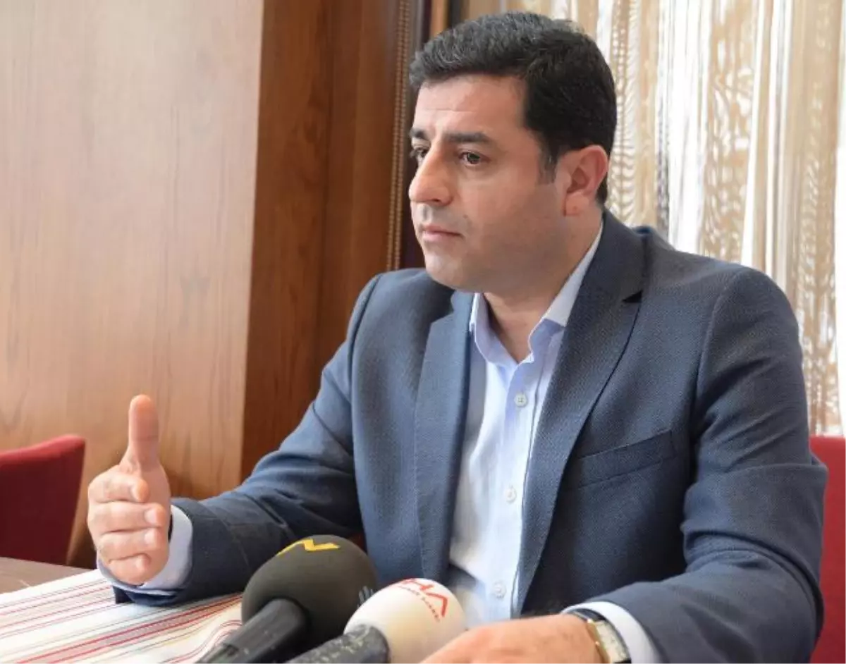 Hdp Grup Toplantısında Demirtaş\'ın Cezaevinden Gönderdiği Mektubu Okundu 4