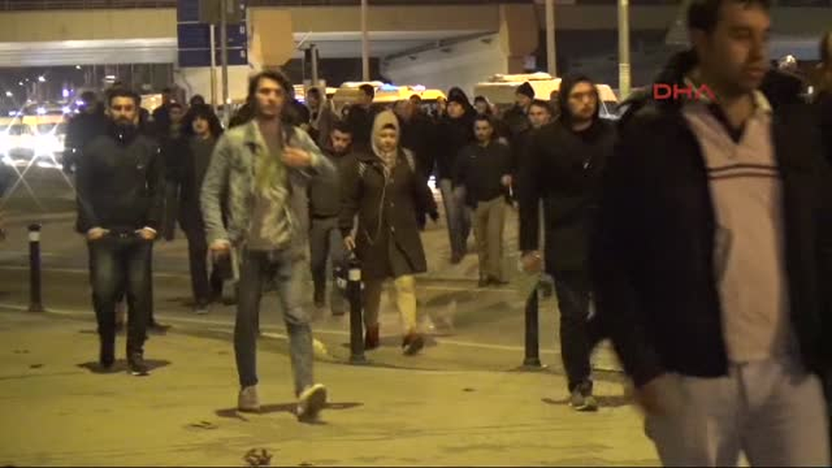 Istanbul\'da Gece Karanlığında Işbaşı