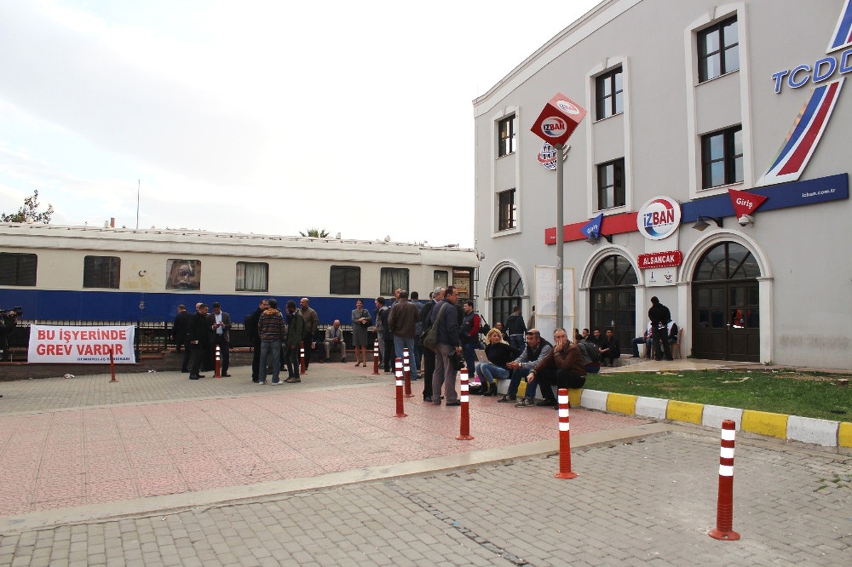 Izmir Toplu Ulaşımında Banliyö Sıkıntısı