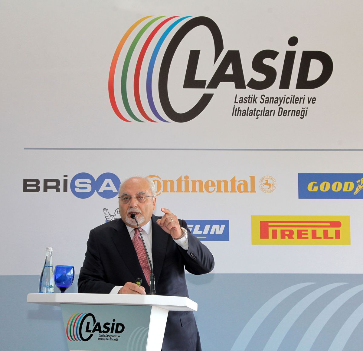 Kış Lastiği Değişimi Son Güne Bırakılmamalı"