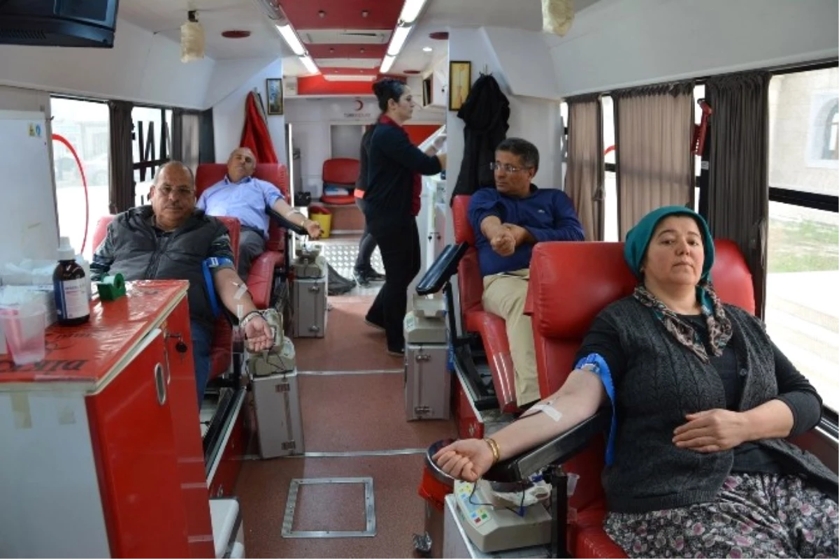 Korkuteli\'de Kan Bağışı Kampanyası
