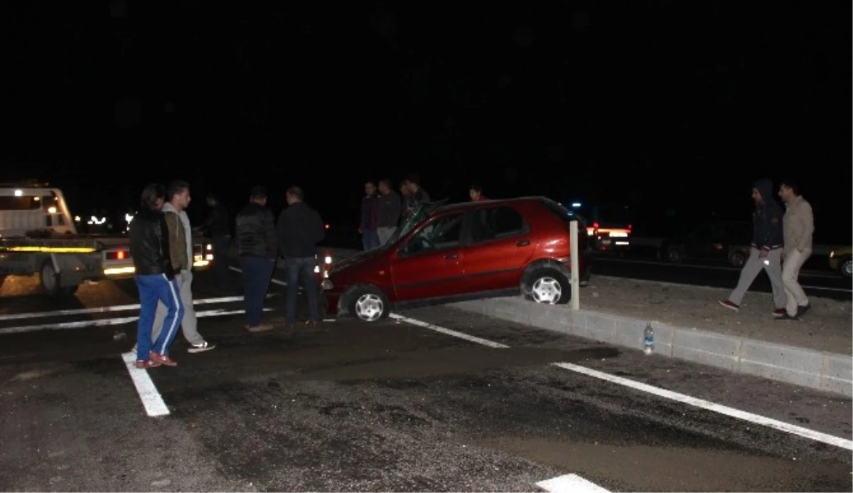 Kütahya\'da Zincirleme Trafik Kazasında 2 Kişi Yaralandı