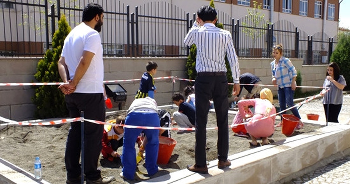 Minikler "Arkeolojik Kazıyı" Uygulamalı Öğrendi