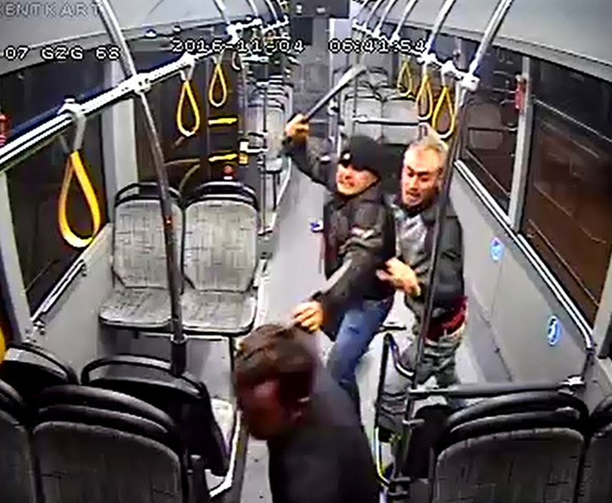 Özel Halk Otobüsünde Dehşet Anları Kamerada: Kafamı Ezmek İstediler