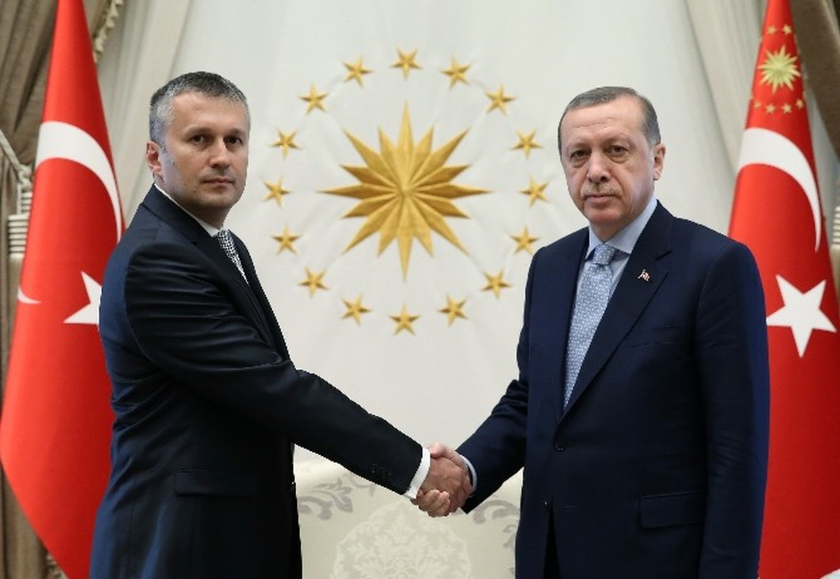 Romanya Büyükelçisi Cumhurbaşkanı Erdoğan\'a Güven Mektubu Sundu