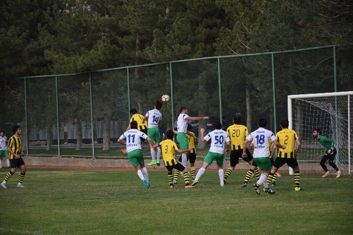 Zorlu Maçta 3 Puan Emyo\'nun