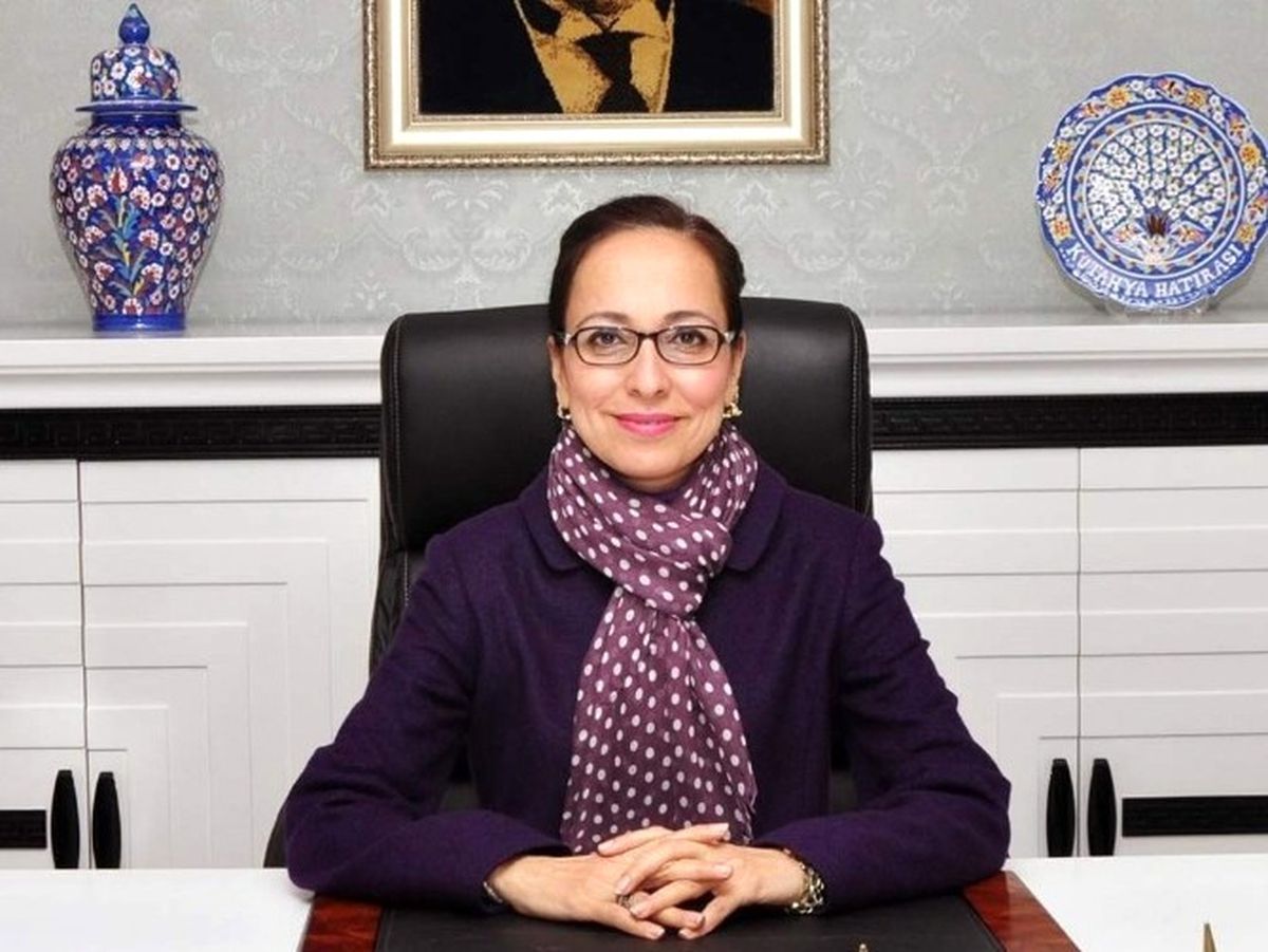 Altı Günlük Müdür Görevden Alındı