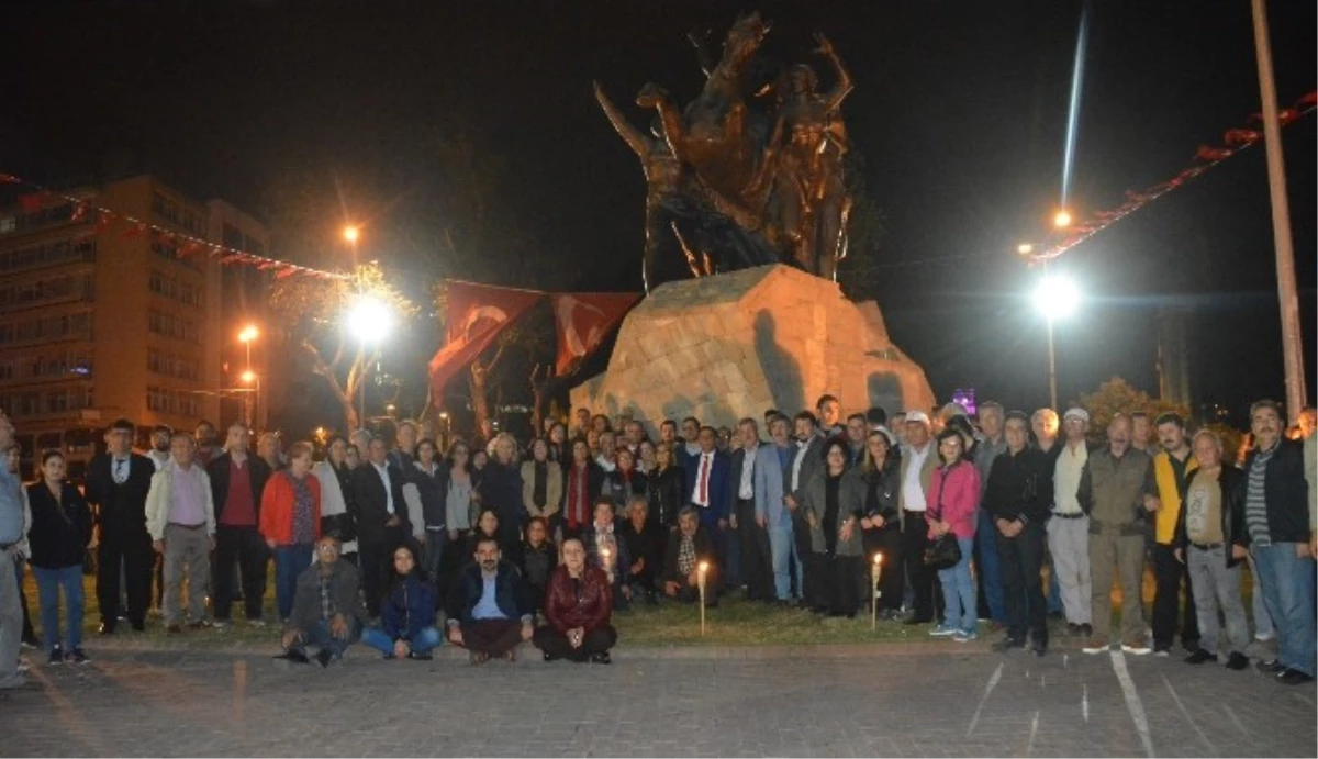 Antalya\'da "Atatürk\'e Saygı ve Sevgi" Nöbeti