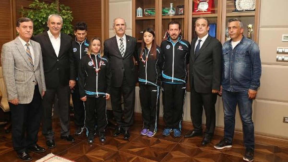 Başkan Altepe, Başarılı Sporcuları Altınla Ödüllendirdi