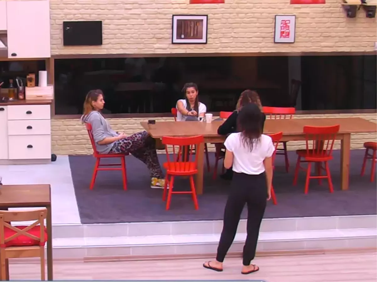 Berna ve Serenay\'ın Sakladığı Sır Ortaya Çıktı!