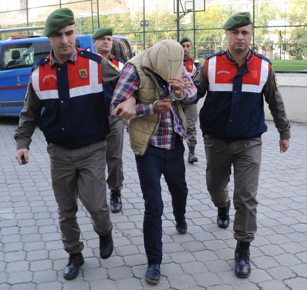 Cami Lojmanından Hırsızlık İddiası