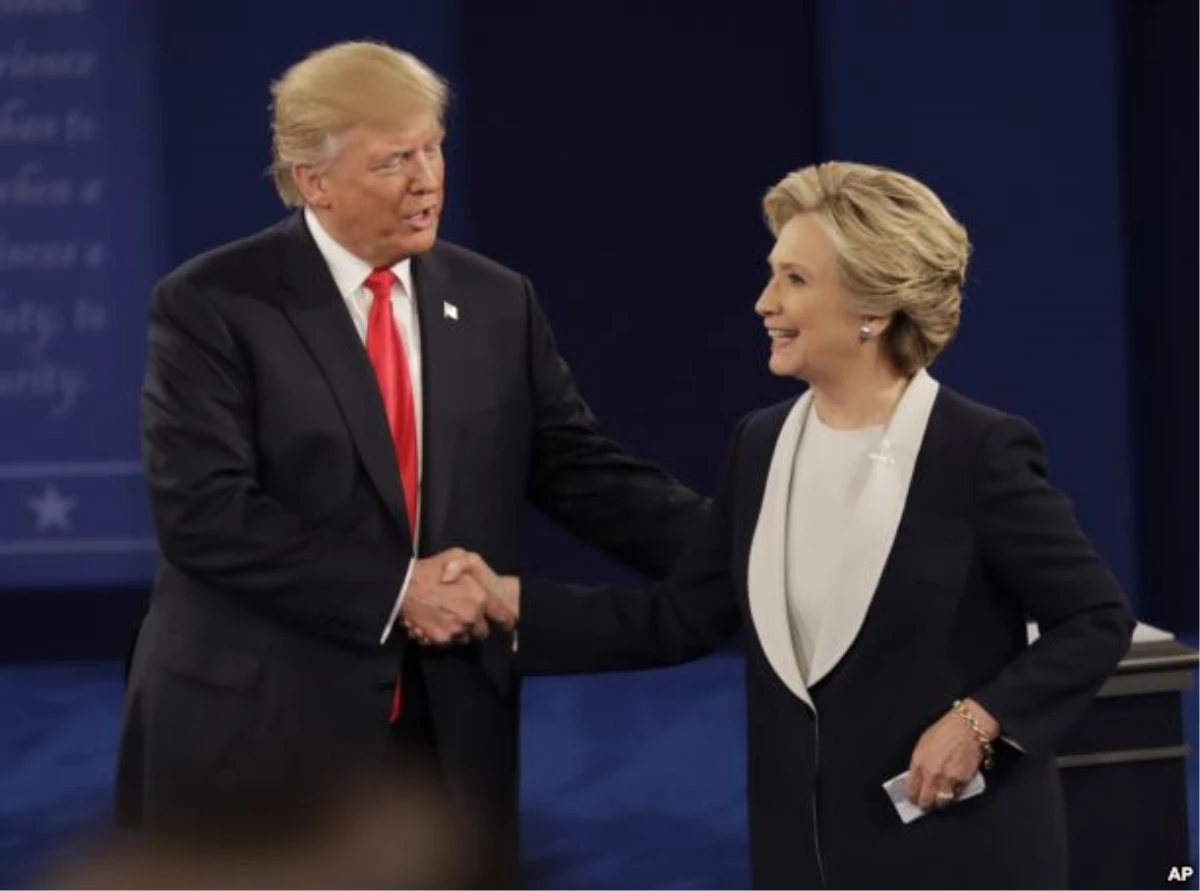 Clinton, Trump\'ı Arayarak Seçim Yenilgisini Kabul Etti