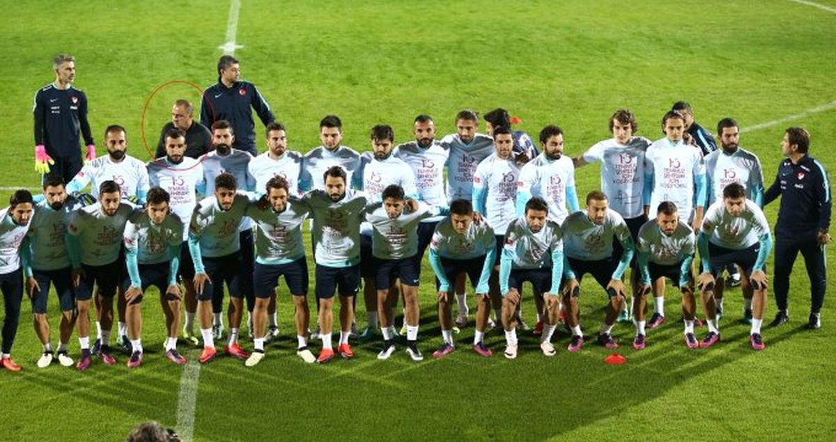 Fatih Terim, Kosova Maçının İdmanında Çekilen Fotoğrafa Dahil Olmadı