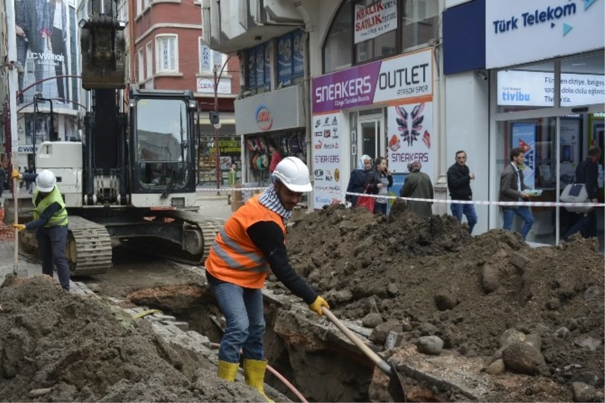 Fatsa\'da 30 Yıllık Su Şebeke Hattı Yenilendi