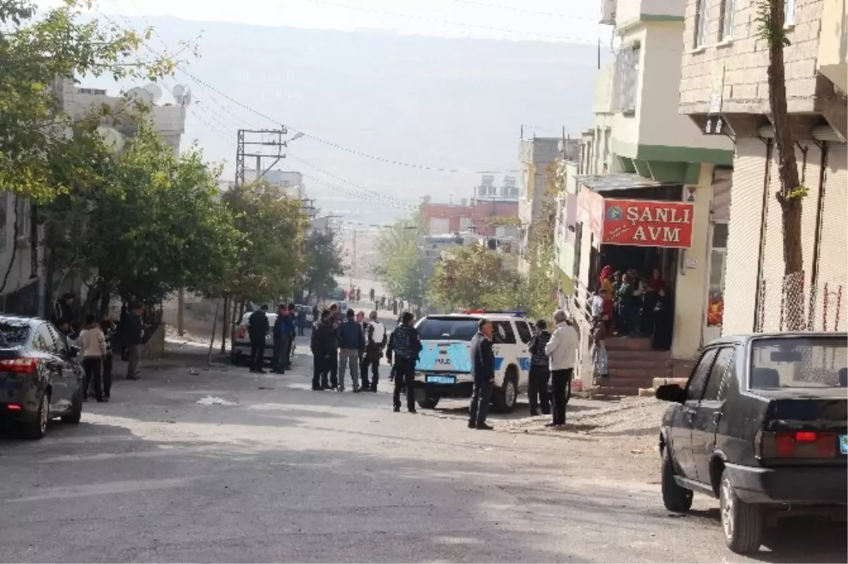 Gaziantep\'te Polise Silahla Ateş Açan Şahıs Paniğine Neden Oldu