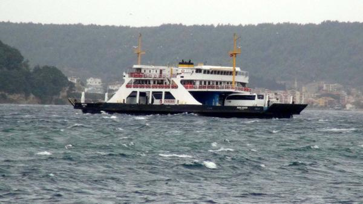 Gökçeada ve Bozcaada\'ya İki Gündür Deniz Ulaşımı Yok