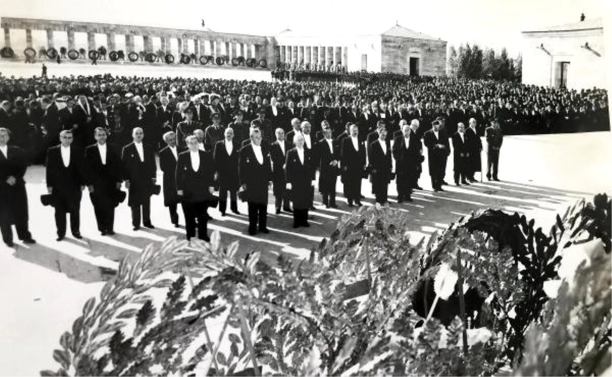 Marmaris Belediyesi\'nin Arşivinden Ata\'nın Naaşının Anıtkabir\'e Nakil Fotoğrafları