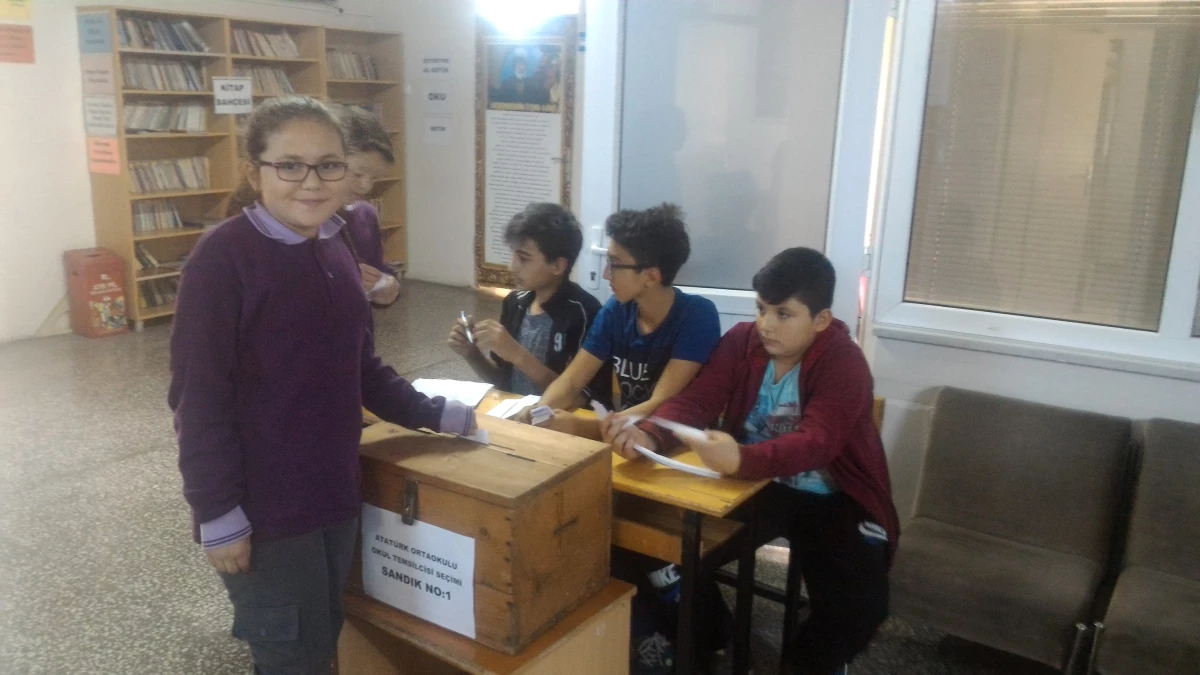 Osmancık Atatürk Ortaokulunda Demokrasi Şöleni