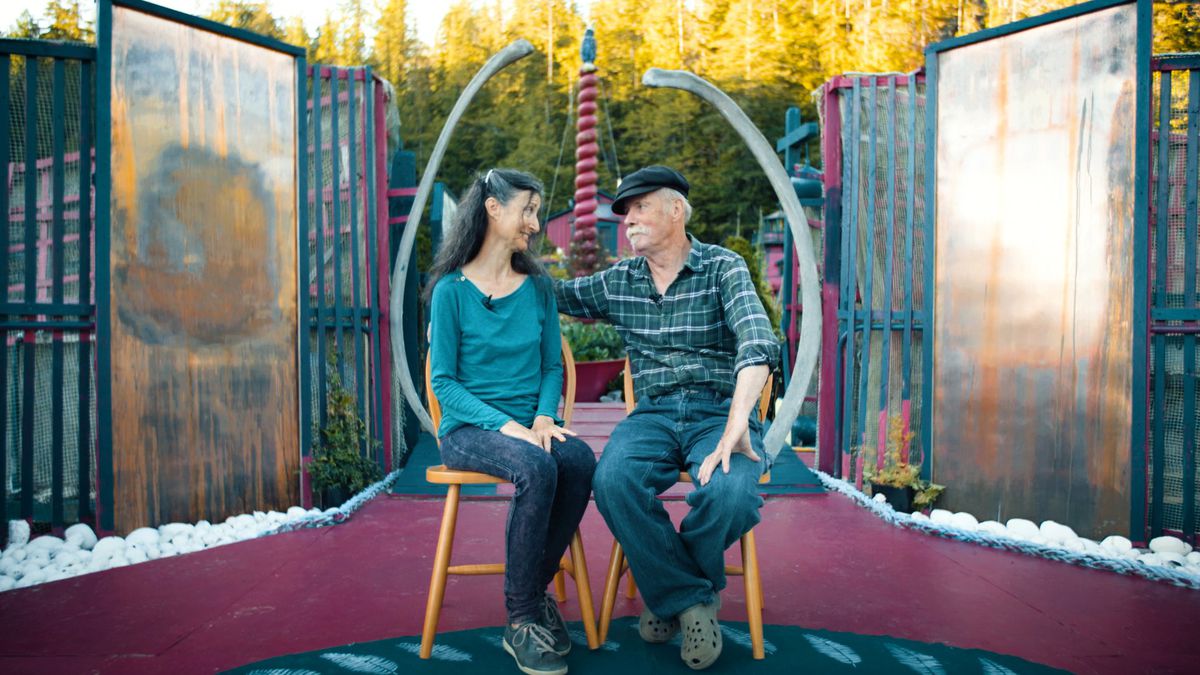 Şehirden Kaçan Çift Kendi Adalarını Yarattı