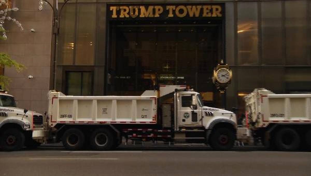 Trump\'a Kum Yüklü Kamyonlarla Güvenlik Önlemi