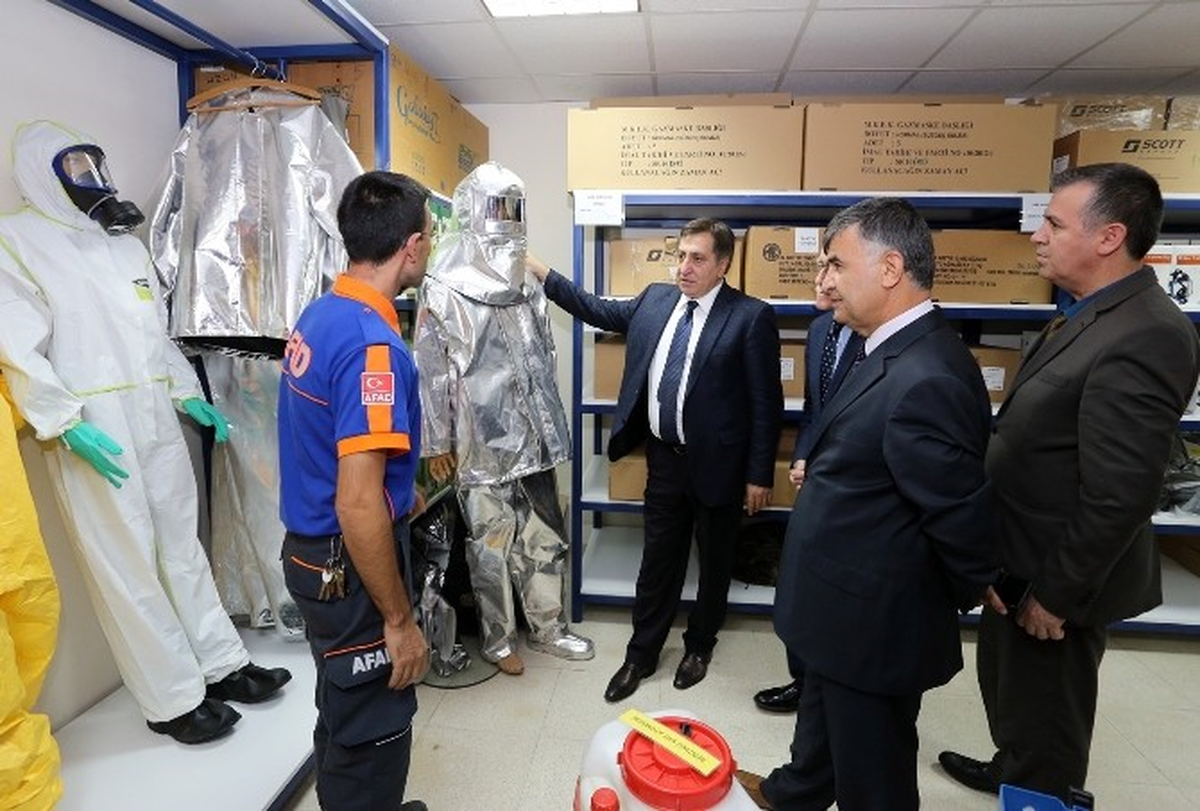 Vali Küçük\'ten Afad\'a Denetleme Gibi Ziyaret