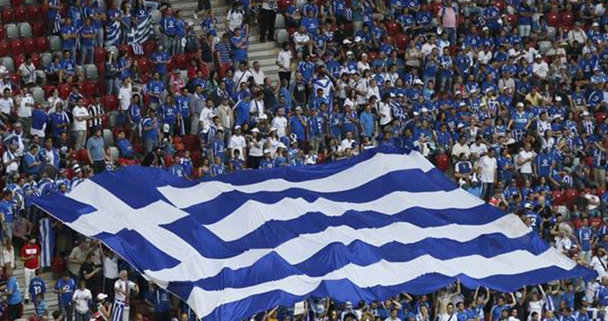 Yunanistan'da Hakemin Evini Kundakladılar, Tüm Futbol Maçları İptal Oldu