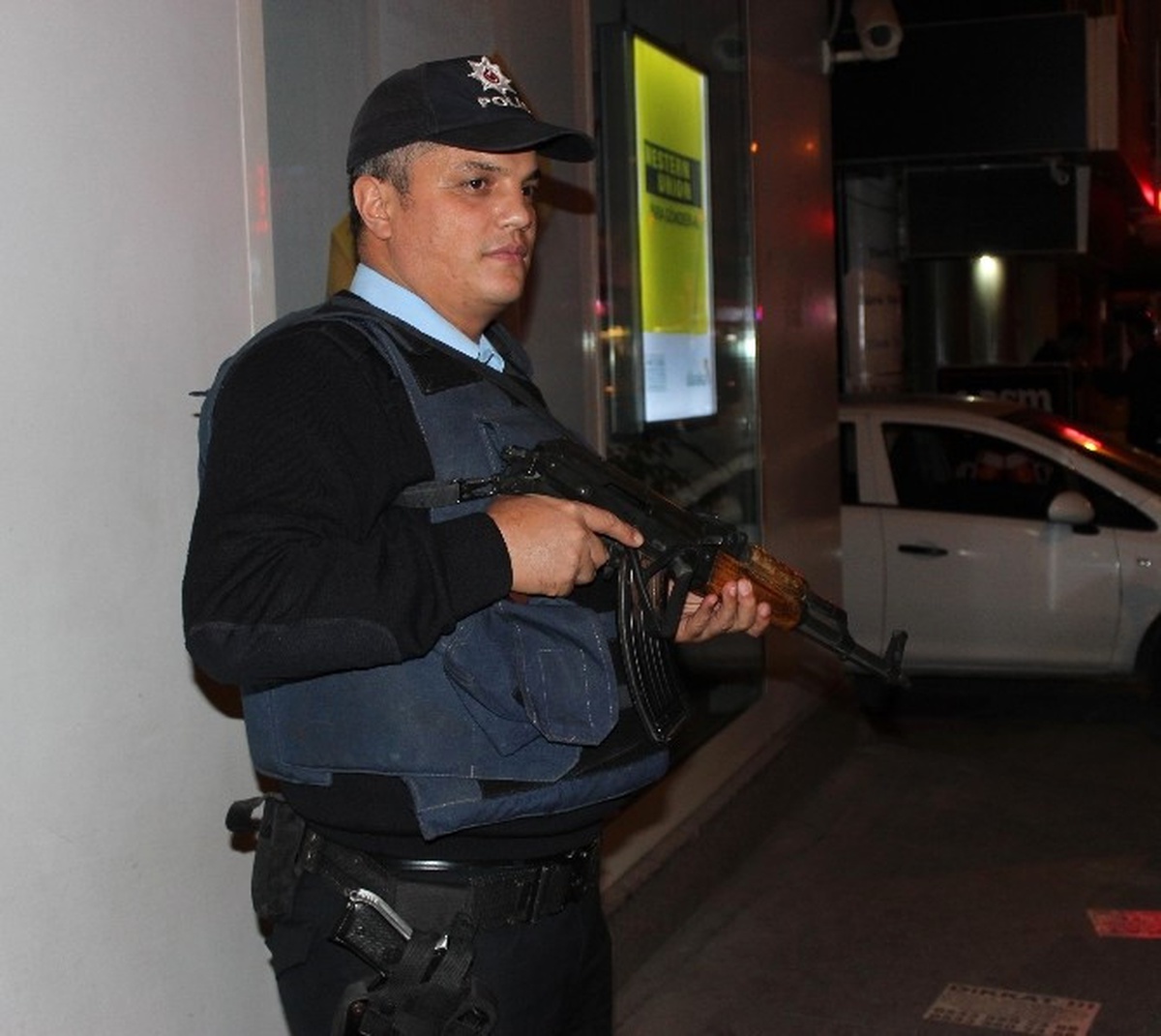 Adana\'da 300 Polisle Bar ve Gece Kulüplerine Asayiş Uygulaması
