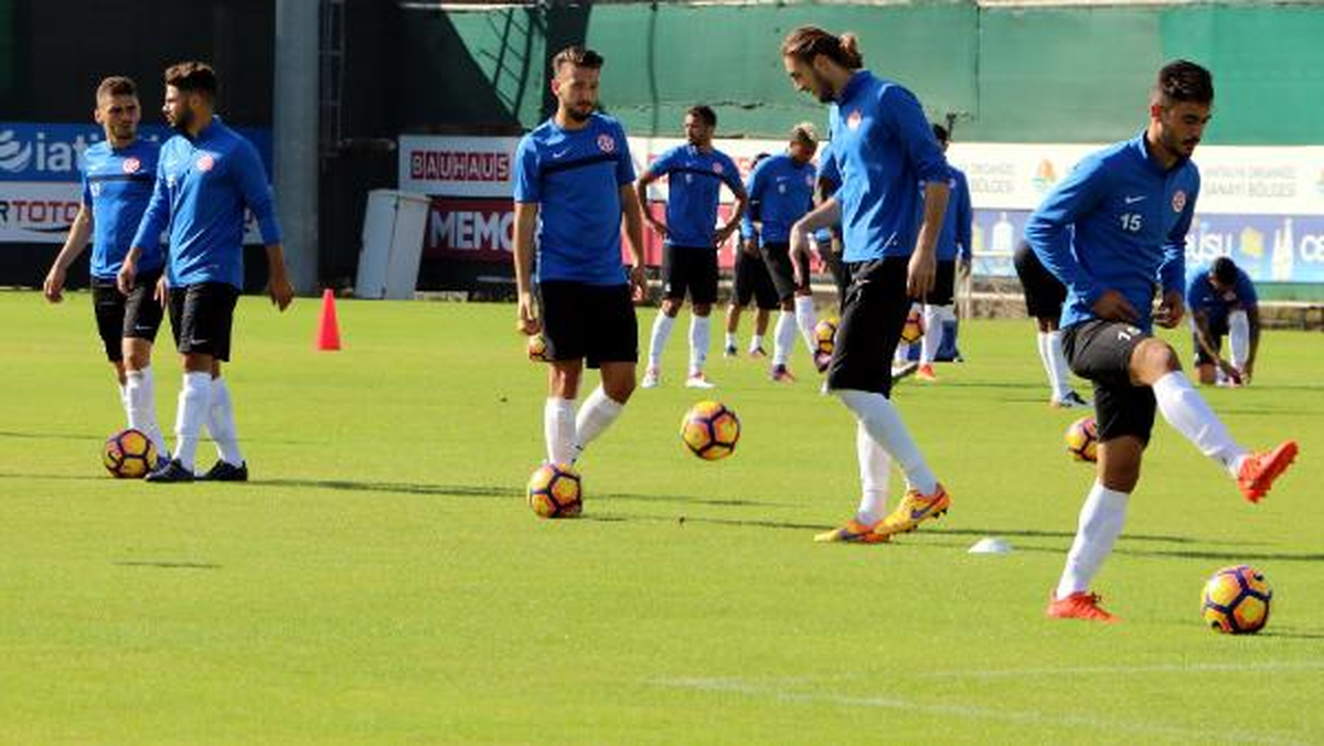 Antalyaspor\'da Trabzonspor Maçı Hazırlıkları Sürüyor