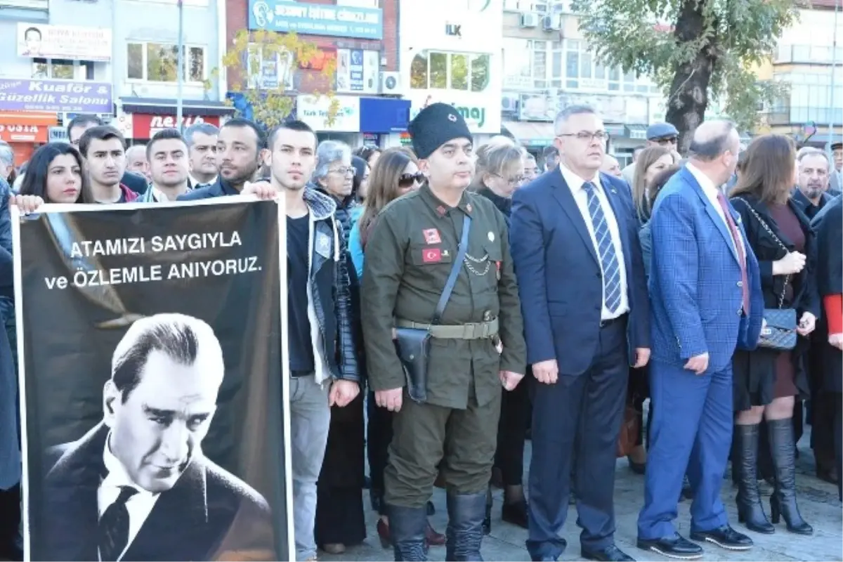 Atatürk Ölümünün 78. Yıl Dönümünde Uşak\'ta Anıldı