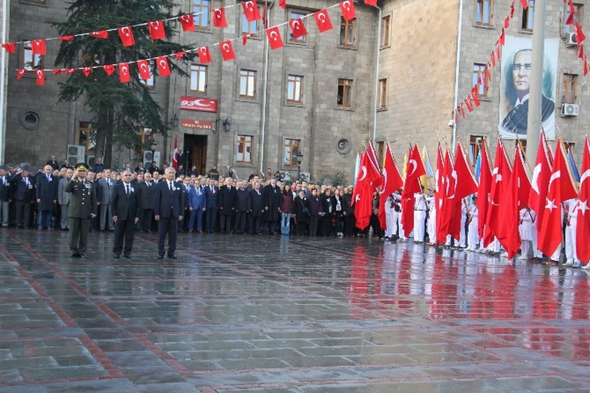 Atatürk Ölümünün 78. Yılında Isparta\'da Anıldı