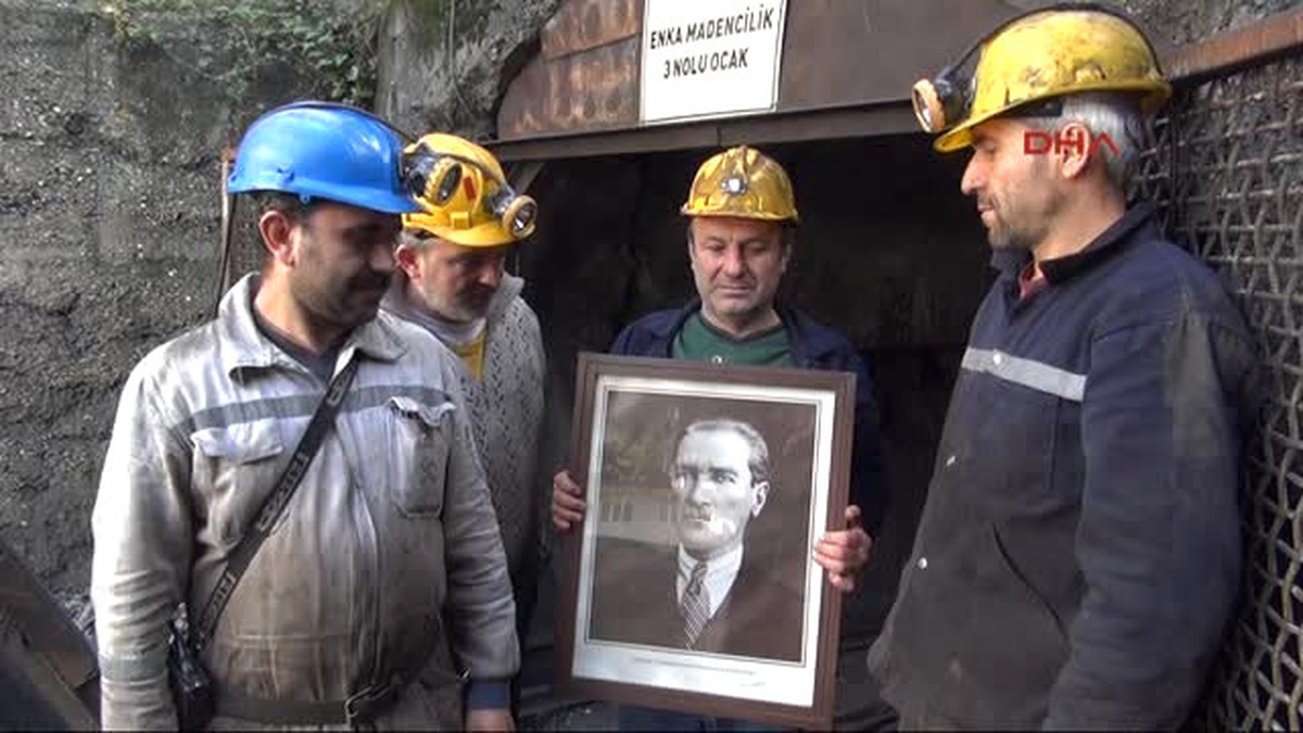 Atatürk, Zonguldak\'ta Törenle Anıldı