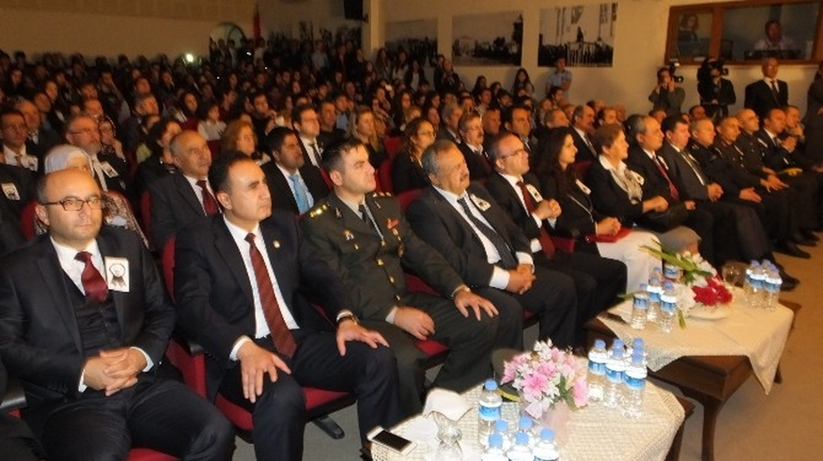 Burhaniye\'de 10 Kasım Atatürk\'ü Anma Programı