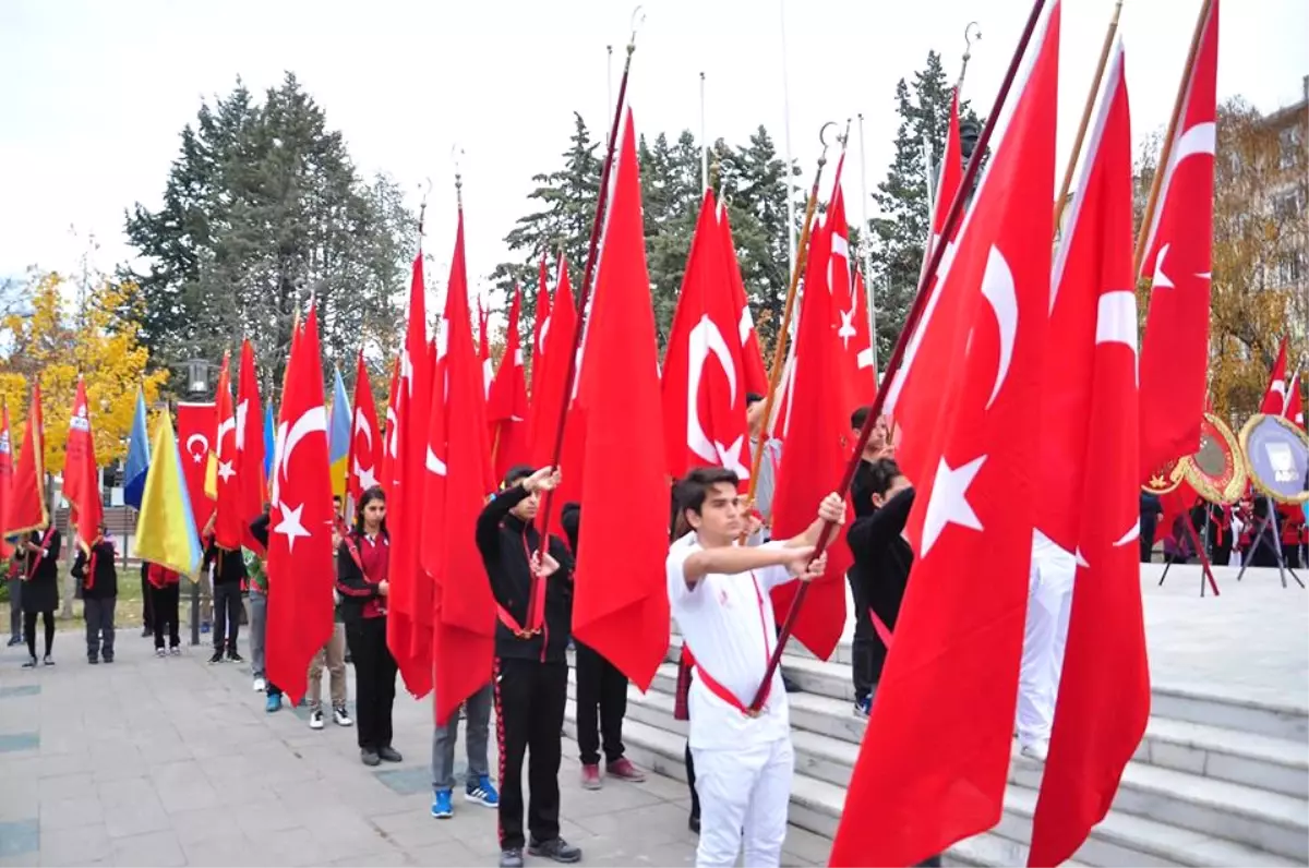 Büyük Önder Atatürk\'ü Anıyoruz