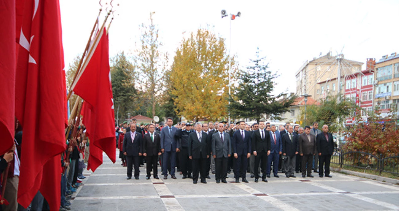 Büyük Önder Atatürk\'ü Anıyoruz